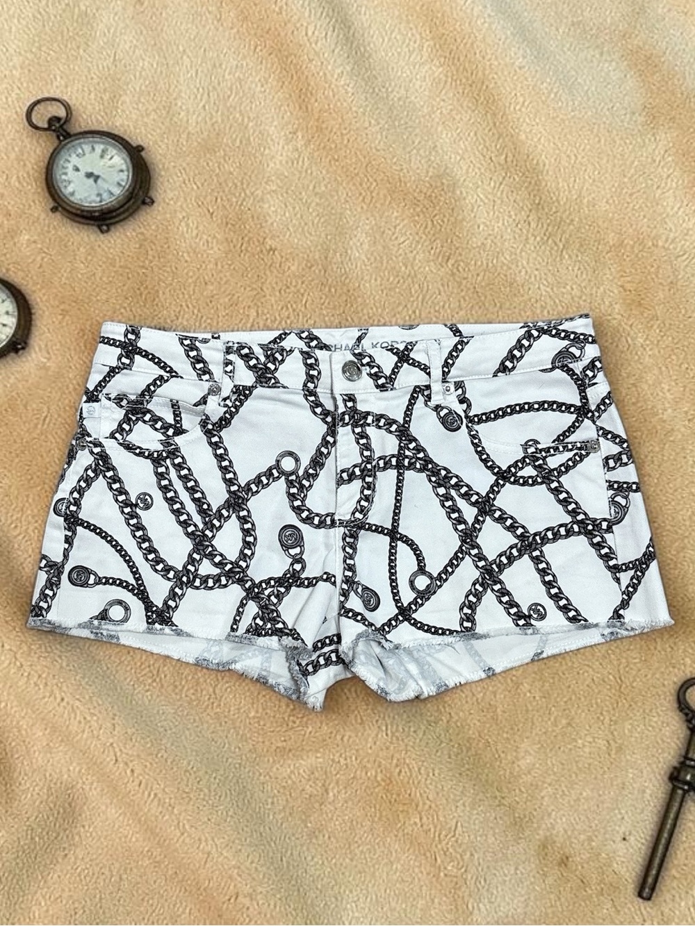 MICHAEL KORS (2) White Chain-Print Denim Shorts Luxury Low-Rise Frayed Stretch